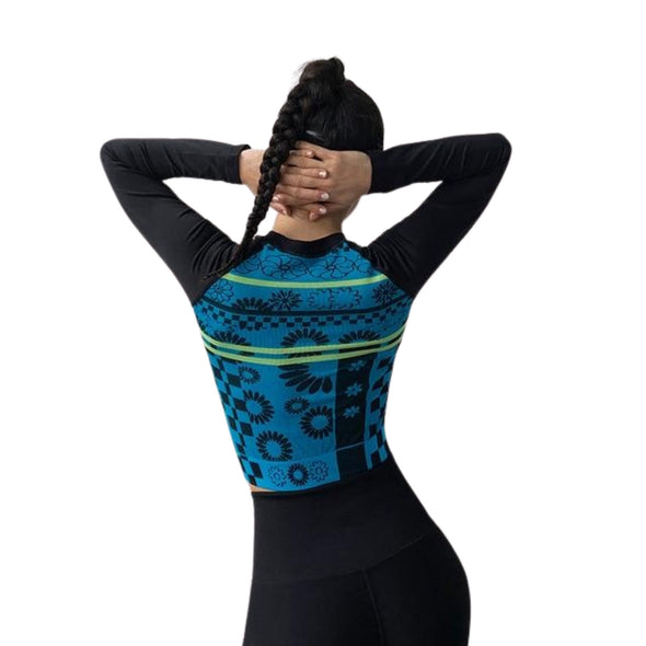 SHAPE ME Geo Long Sleeve