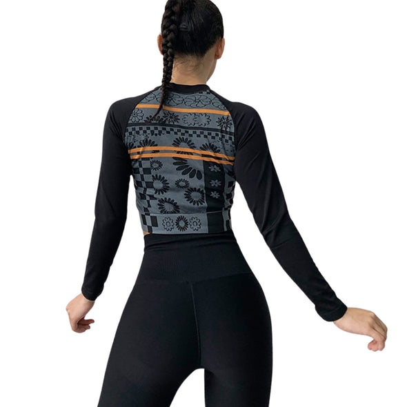 SHAPE ME Geo Long Sleeve