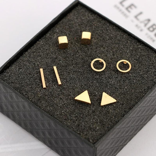 SIMPLE Stud Ear Love